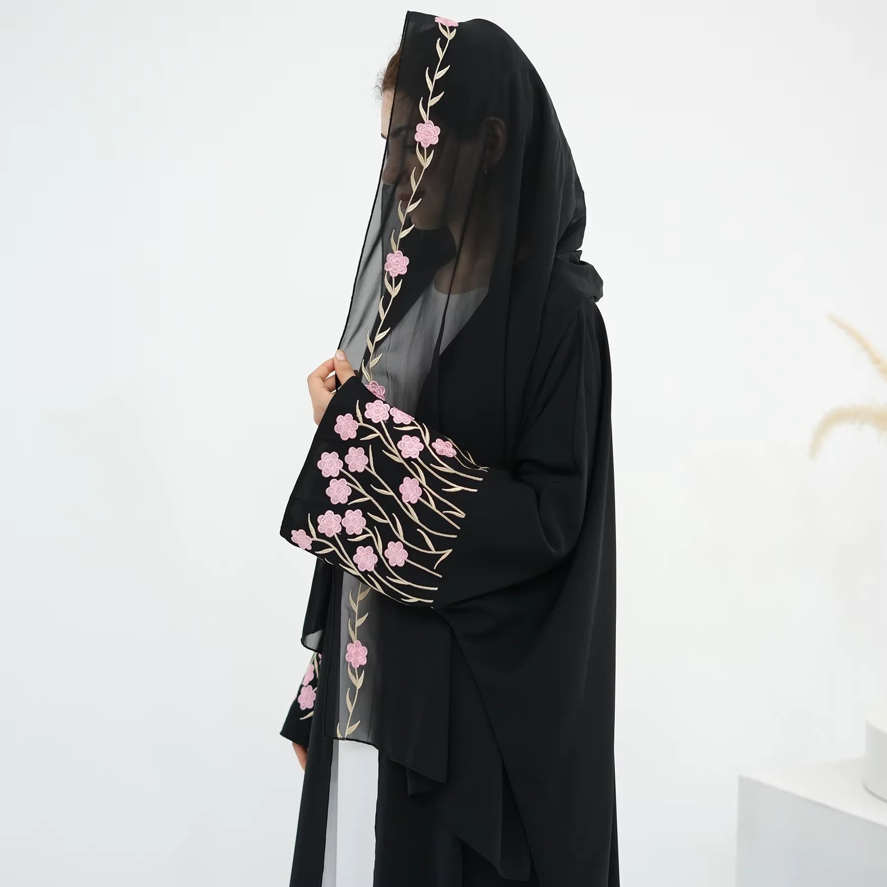 Open Abaya Dubai Embroidery Muslim Hijab Dress Women Islam Clothing Turkey Kaftan Kimono Jalabiya Kebaya Caftan Marocain Femme--Color: Red Abaya