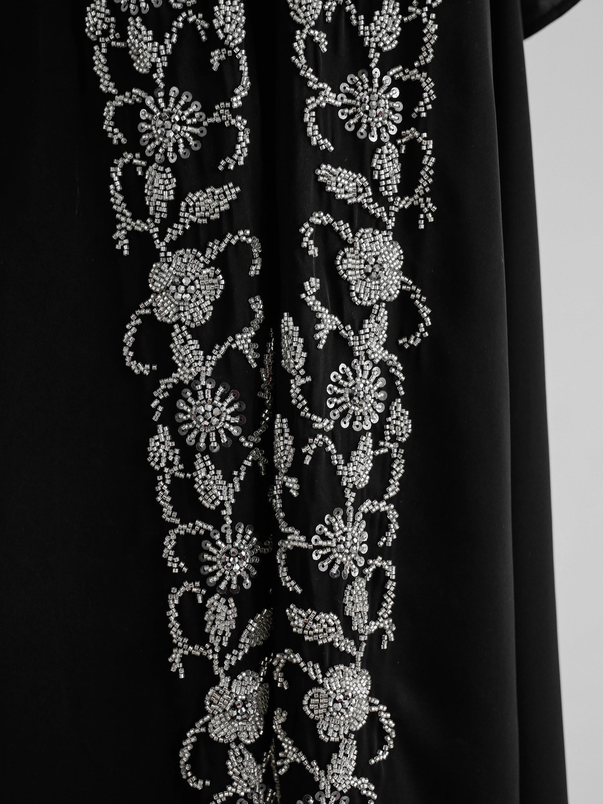 Abaya Muslim clothing women's black silver nail beads, high-end luxury--Color: black