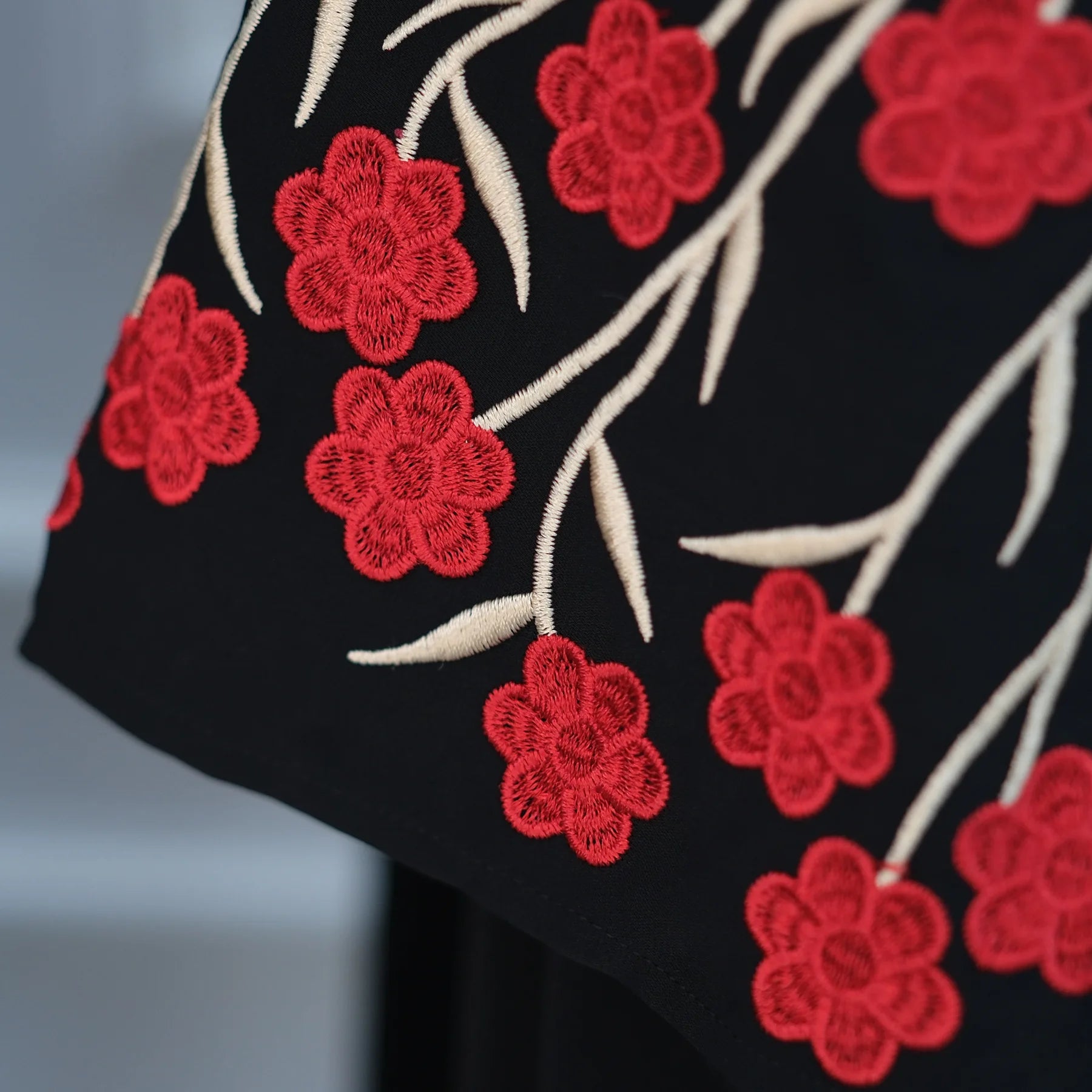 Open Abaya Dubai Embroidery Muslim Hijab Dress Women Islam Clothing Turkey Kaftan Kimono Jalabiya Kebaya Caftan Marocain Femme--Color: Red Abaya