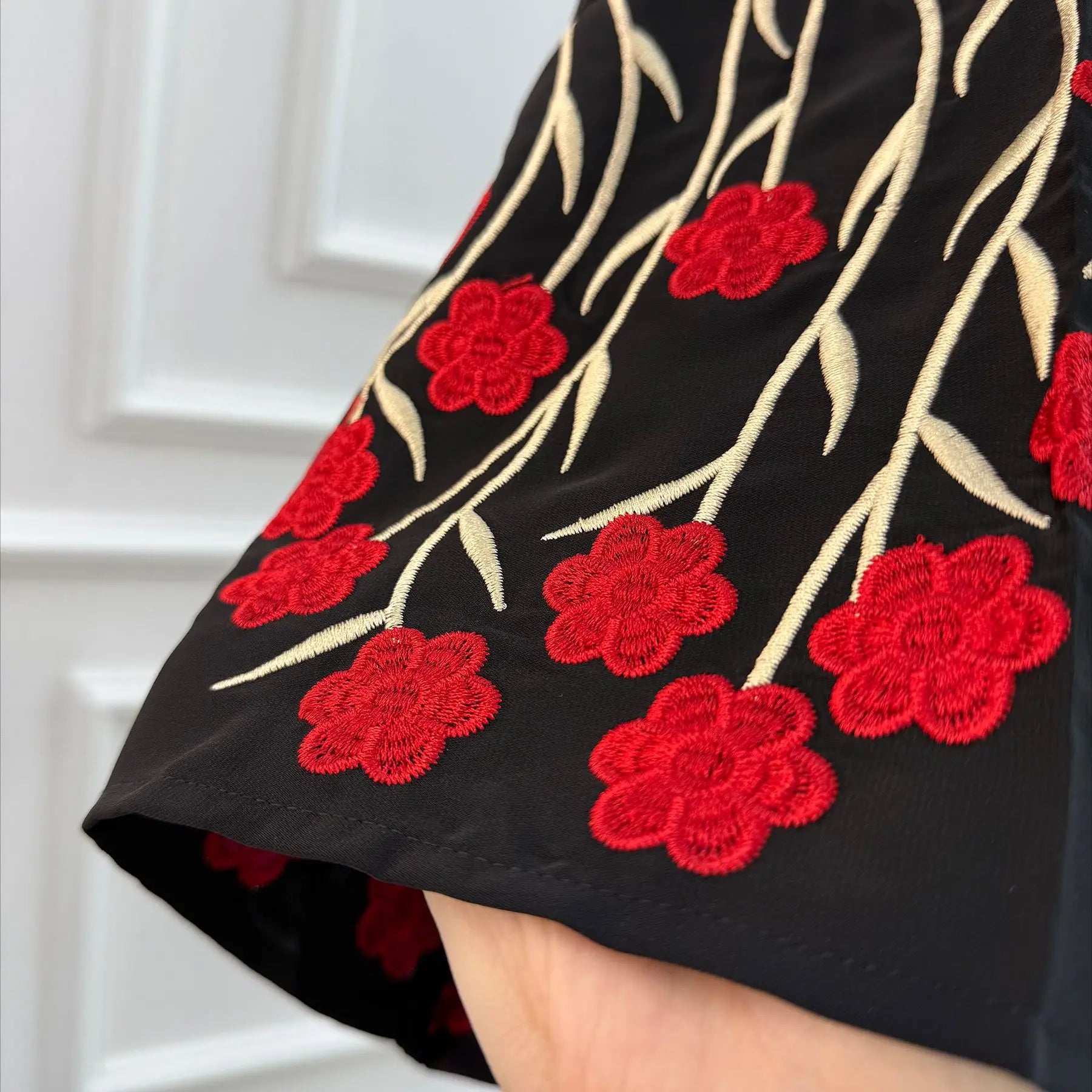 Open Abaya Dubai Embroidery Muslim Hijab Dress Women Islam Clothing Turkey Kaftan Kimono Jalabiya Kebaya Caftan Marocain Femme--Color: Red Abaya